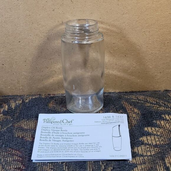 Pampered Chef Dripless Oil or Vinegar Replacement Glass Bottle- NIP - Picture 4 of 4